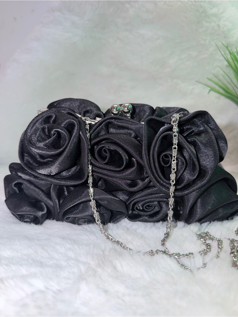 Elegant Black Rosette Evening Clutch with Silver Chain Strap 💝